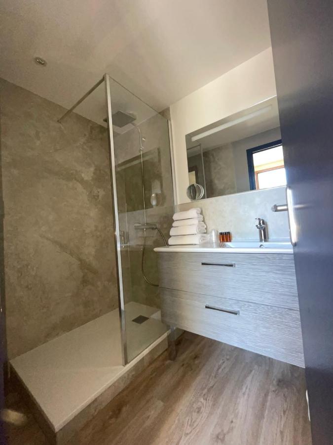 Logis Hotel Du Large Plougonvelin Bagian luar foto