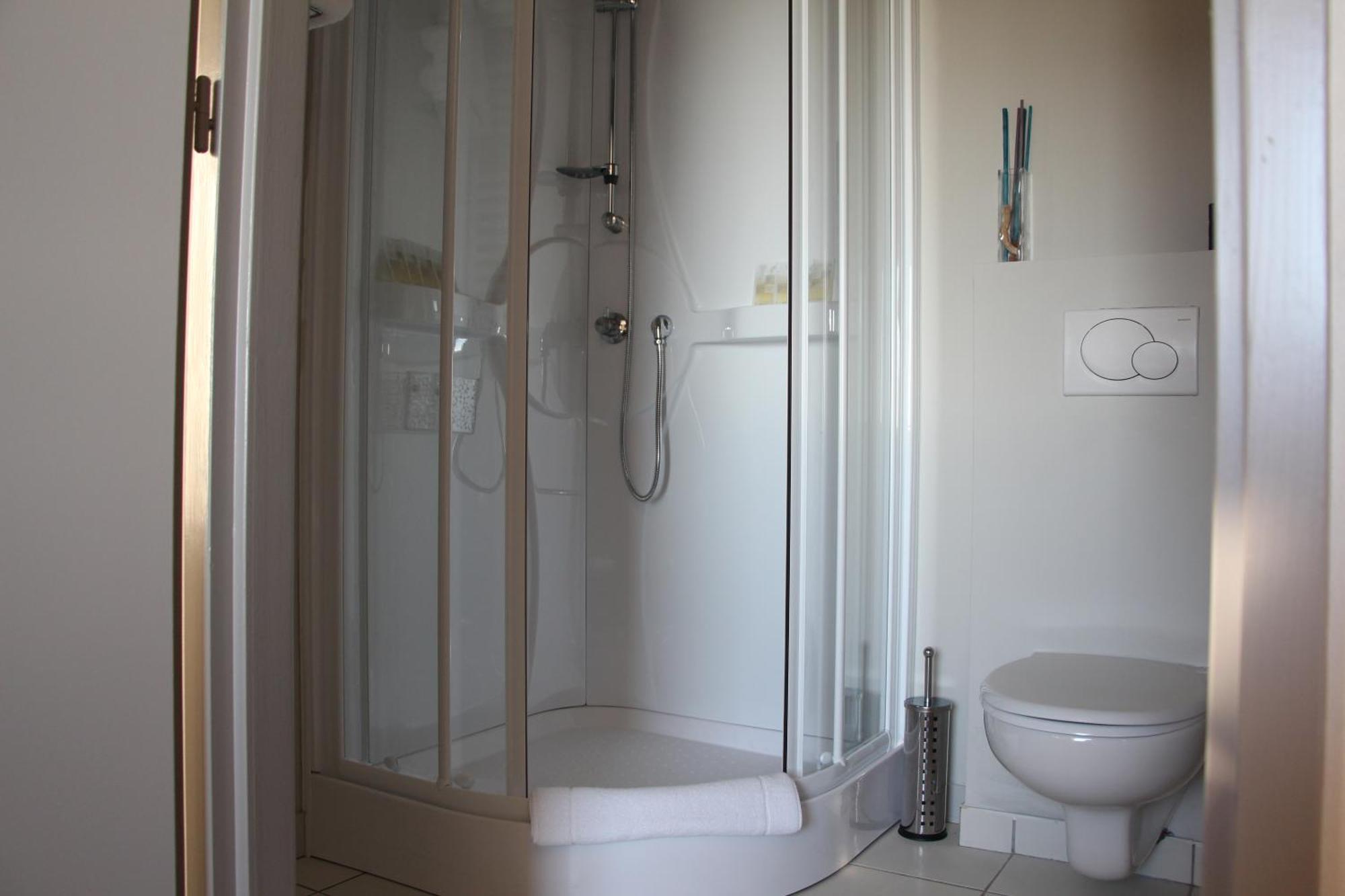 Logis Hotel Du Large Plougonvelin Bagian luar foto